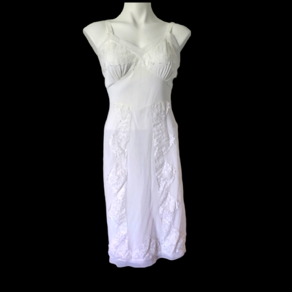 MOVIE STAR Vintage 1960s White Nylon Chiffon and Lace Slip size 34